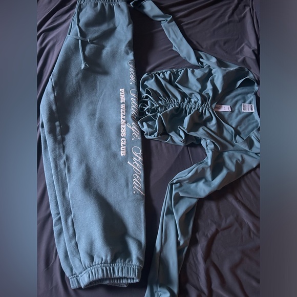 Victoria’s Secret PINK Matching Top & Sweatpants PINK Wellness Club - Picture 2 of 5